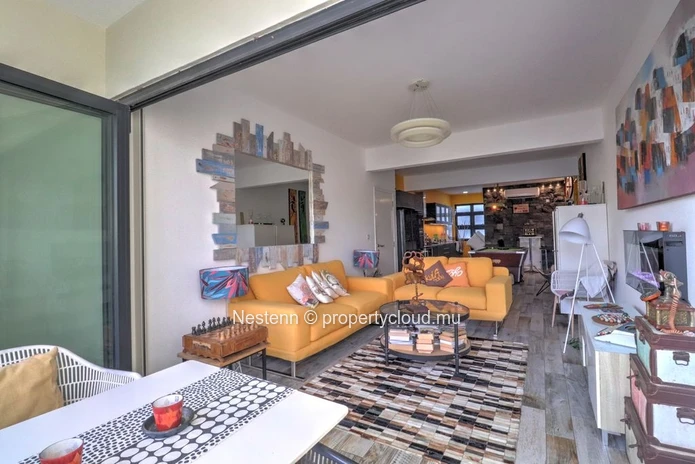 Modern 3-bedroom apartment just steps from the beach 