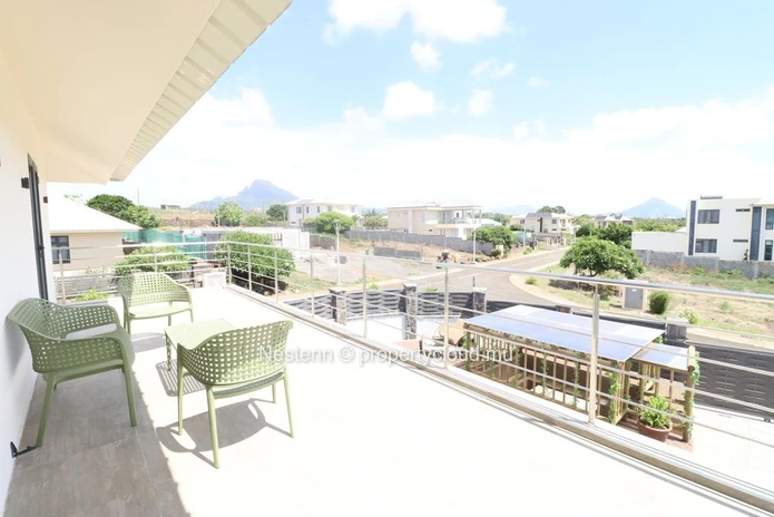 Superbe maison neuve avec piscine privée et vue mer et montagne en résidence sécurisée. 