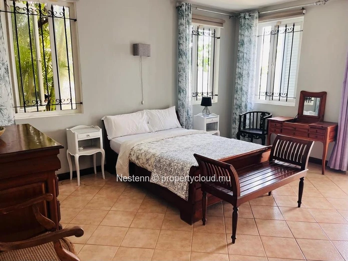 Spacieuse villa duplex de 4 chambres avec piscine