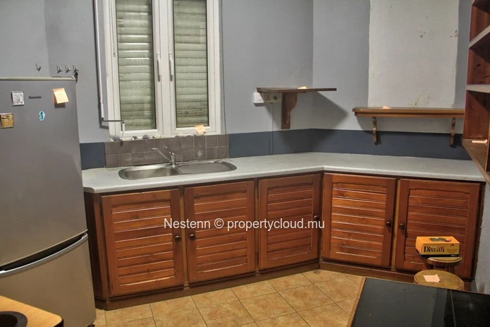 Modern ground floor duplex commercial premises of 180 m² 