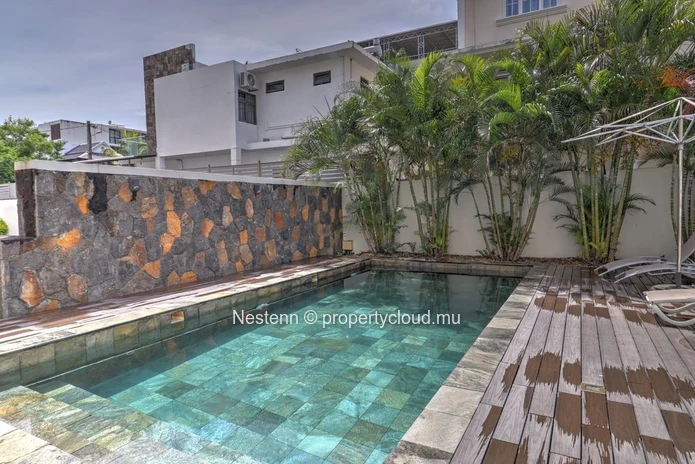 Beautiful three-bedroom apartment with terrace and sea view