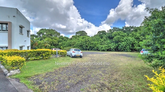 Spacious land of 3250.07 m² 