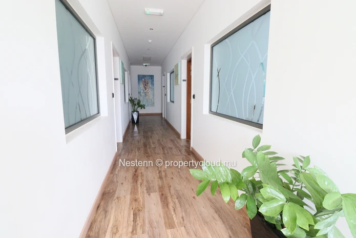 Modern commercial premises of 191.8 m²