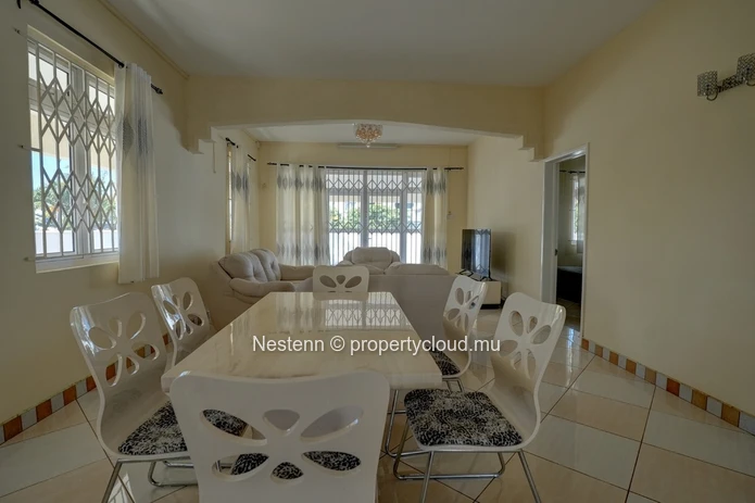 Charming traditional 280 m² house with 4 bedrooms