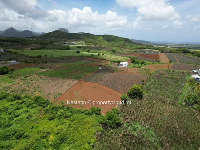 Land with breathtaking sea views