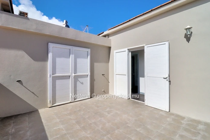 Villa rénovée de 3 chambres proche de la plage 