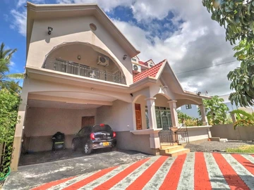 5 Bedroom House