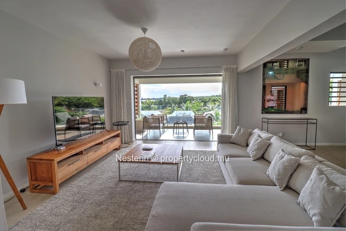 Penthouse de 4 chambres avec vue sur la mer dans une région recherchée. 
