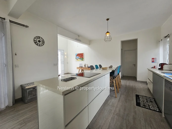 Maison moderne de 4 chambres