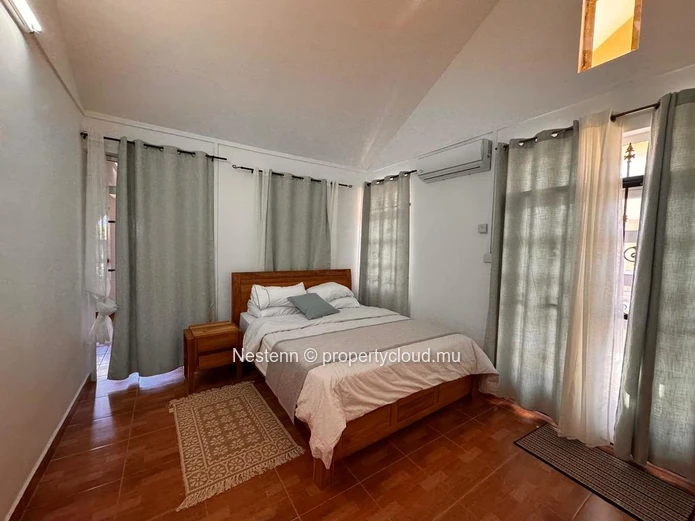 Contemporary duplex villa with 4 bedrooms in a quiet area.
