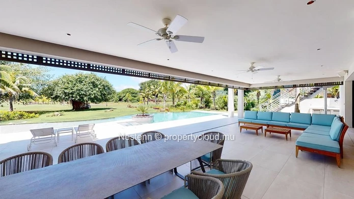 Exceptional 5-bed villa with mountain views in a renowned golf estate.