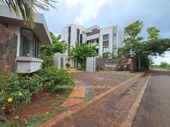 Luxury apartment with sea view - 3 bedrooms, top floor 