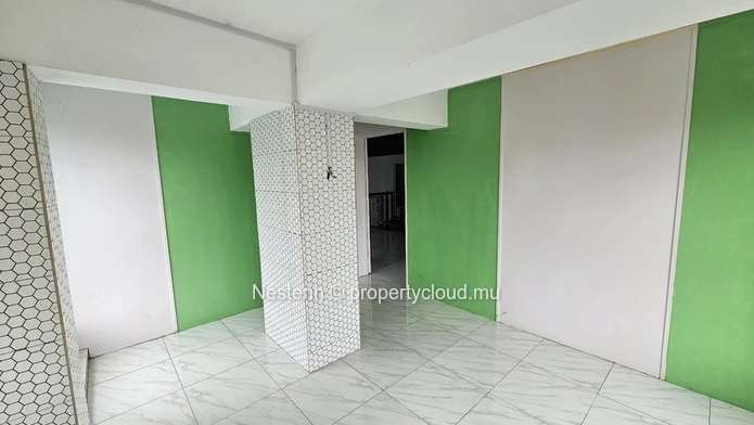 150 m² commercial space ideally located near the station and shops