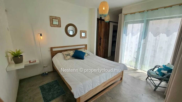 Maison contemporaine familiale avec mezzanine et spacieux jardin 