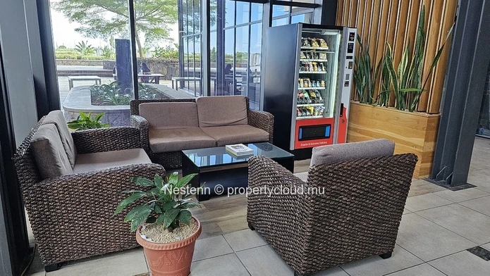 Convenient office space with green surroundings near the airport