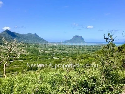Votre oasis privée entre mer et montagne avec cette superbe villa de 292 m2