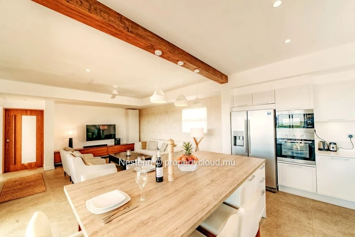 Superb 4-bedroom penthouse with sea views