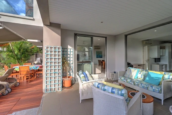 Bel appartement de 3 chambres en suite avec piscine privée dans une marina