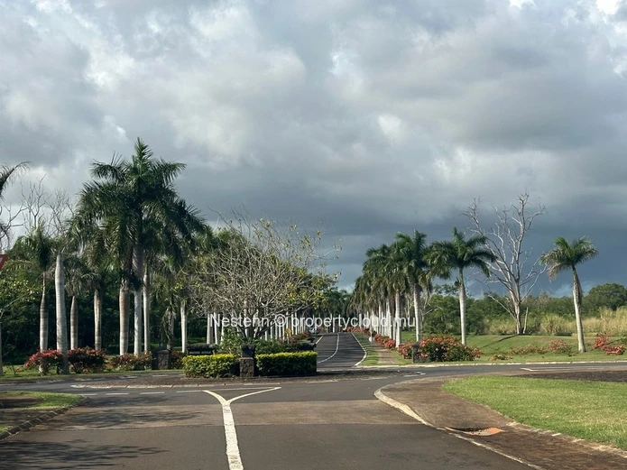 Premium land of 1054m2 in fast-Growing area