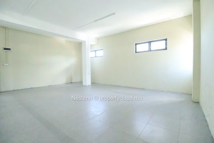 Espace bureau non meublé de 211 m² occupant l'ensemble du 4? étage