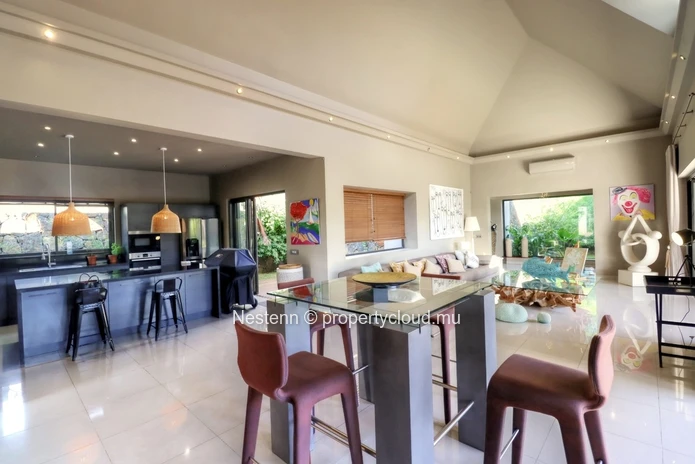 Luxueuse villa de 5 chambres avec piscine privée dans une résidence sécurisée. 