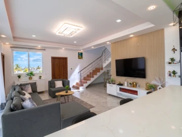 5 Bedroom House