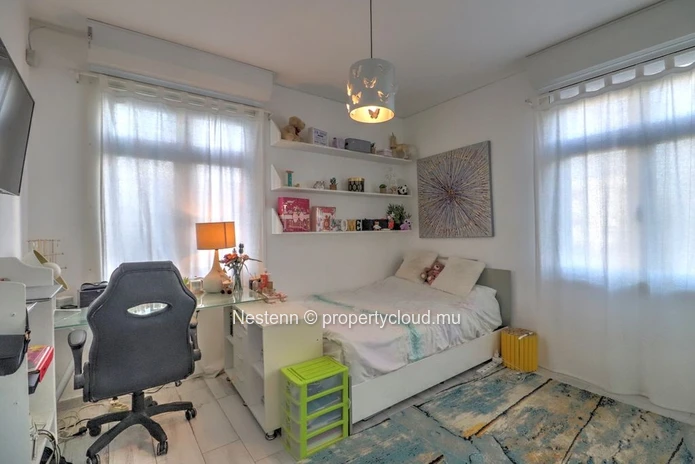 Modern 3-bedroom apartment just steps from the beach 