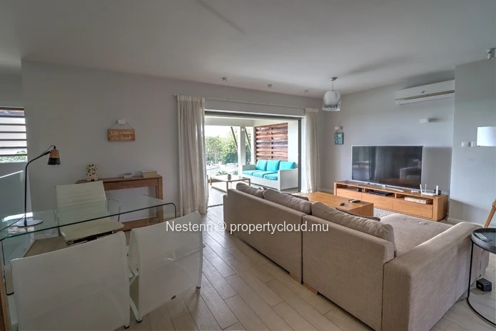 Penthouse de 4 chambres avec vue sur la mer dans une région recherchée. 