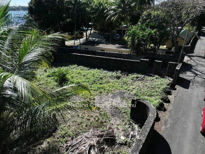 Direct seafront plot of land