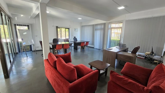 Commercial space of 65 m2