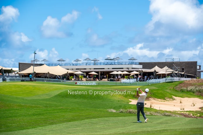 Terrain vue golf de 1125 m² dans un domaine d'exception 