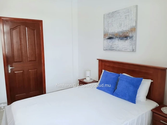 Spacious apartment in a secure and extremely quiet residence