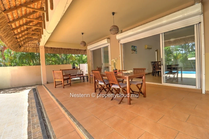 Villa de plain pied dans une residence securisee, prés de la mer