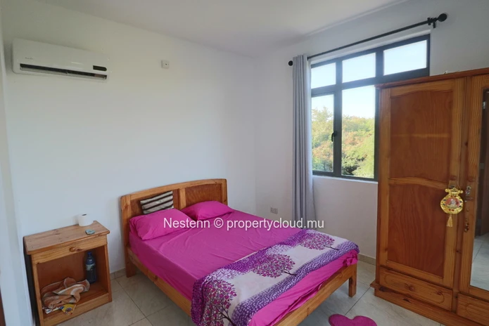 À LOUER – Superbe villa en Duplex  avec Piscine et Grand Jardin arbore.