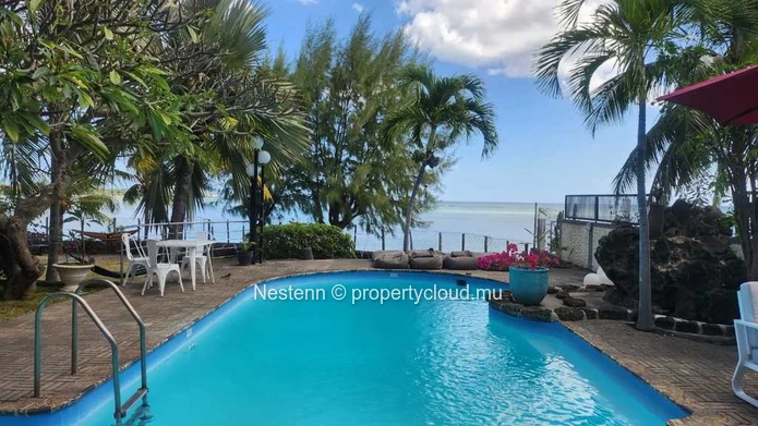 Villa pied dans l'eau en toute propriété