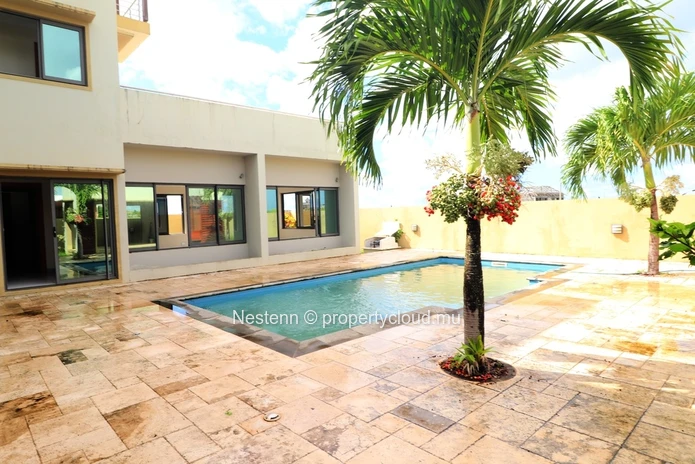 Villa moderne de 5 chambres avec piscine privée