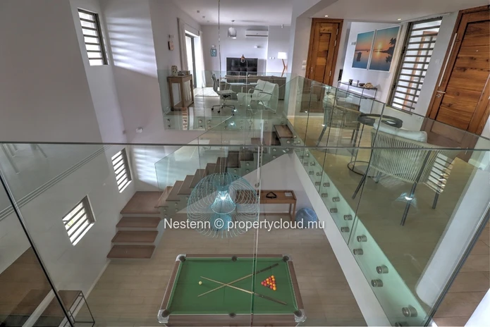 Penthouse de 4 chambres avec vue sur la mer dans une région recherchée. 