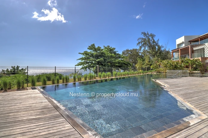 Spectacular beachfront penthouse 