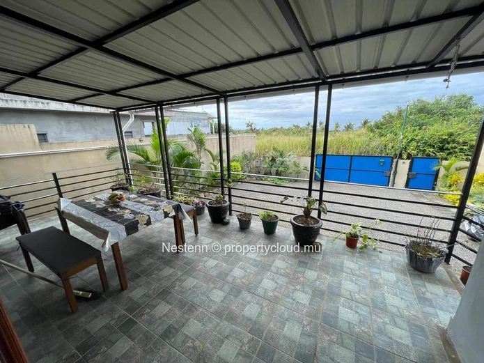 Atypical house in a peaceful area 