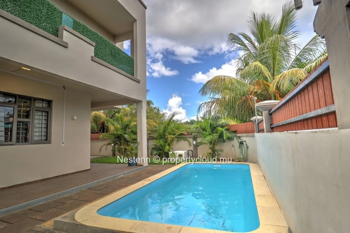 Maison de 4 chambres avec piscine privée - à 5 minutes à pied de la plage