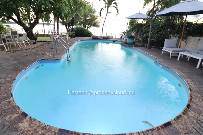 Villa pied dans l'eau en toute propriété