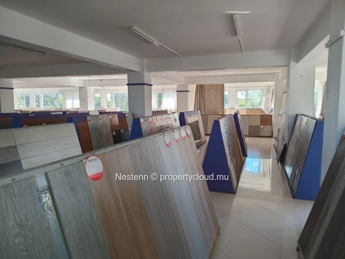 Exceptional commercial location