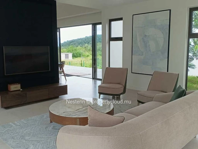 Villa de 285 m2 sur 1000 m2 de jardin au cœur de la nature