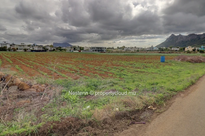 Residential land of 1011.7m2
