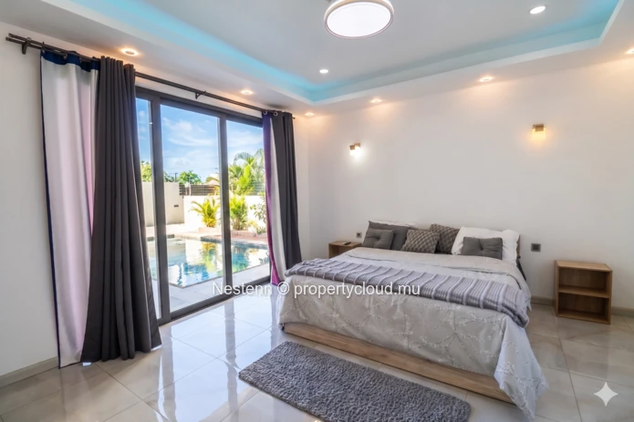 Modern Duplex Villa in Cap Malheureux with 5 bedrooms, private pool, American kitchen, and fully furnished, ideal for...