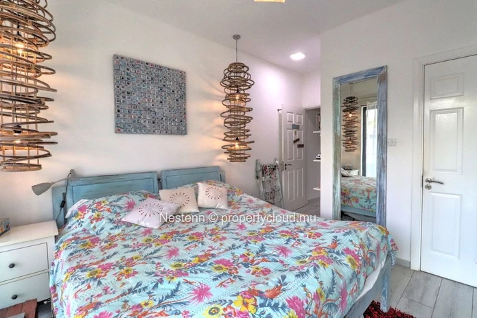 Modern 3-bedroom apartment just steps from the beach 