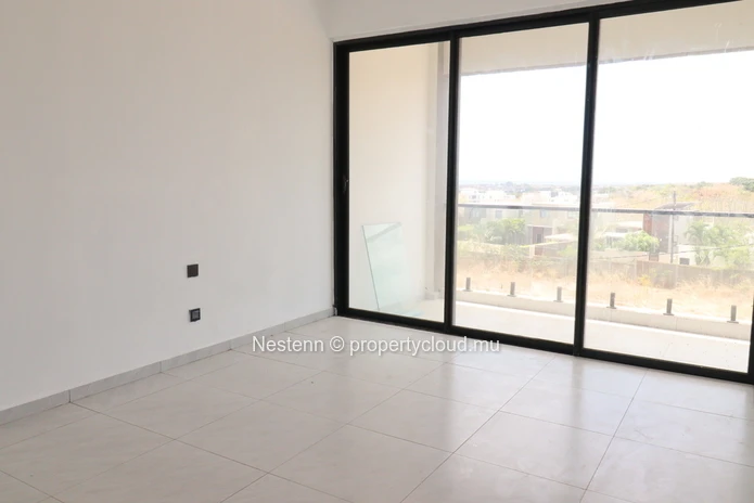 Penthouse moderne avec vue sur la mer.