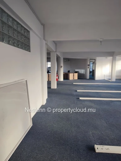 Furnished office on the 3rd floor with stunning views of the city center