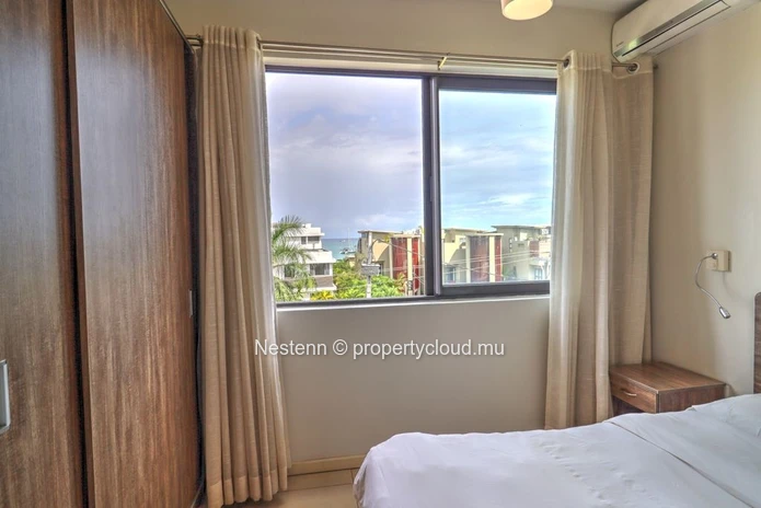 Beautiful three-bedroom apartment with terrace and sea view