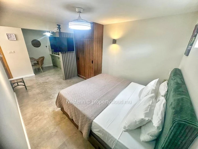 Studio moderne en bord de mer avec terrasse privée près de la plage 